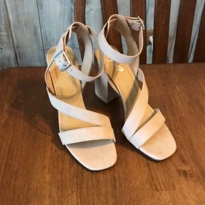 Y Not? Nude Heel Wedged Strap Sandals size 9 womens